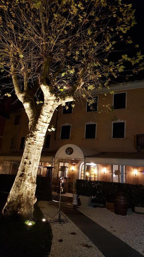 Ristorante Albergo Corona 노비리구레 외부 사진