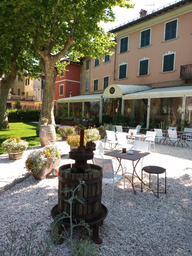 Ristorante Albergo Corona 노비리구레 외부 사진